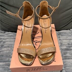 Wild Pair Glittering Gold Heels